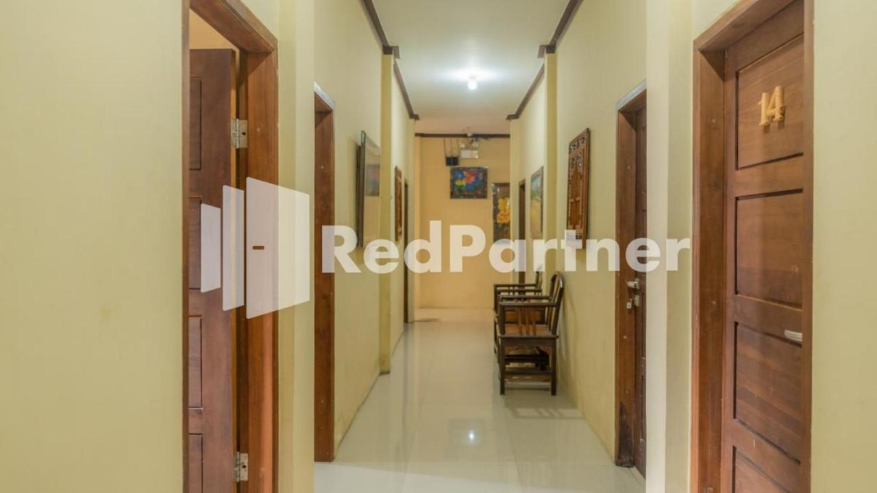 Vandhela Homestay Syariah Mitra Reddoorz Surabaya Exterior photo