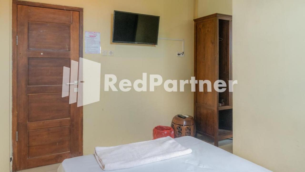 Vandhela Homestay Syariah Mitra Reddoorz Surabaya Exterior photo
