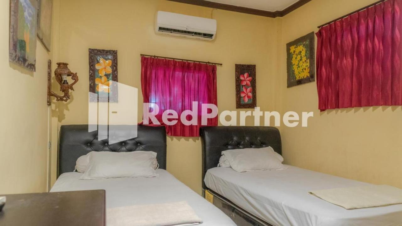 Vandhela Homestay Syariah Mitra Reddoorz Surabaya Exterior photo