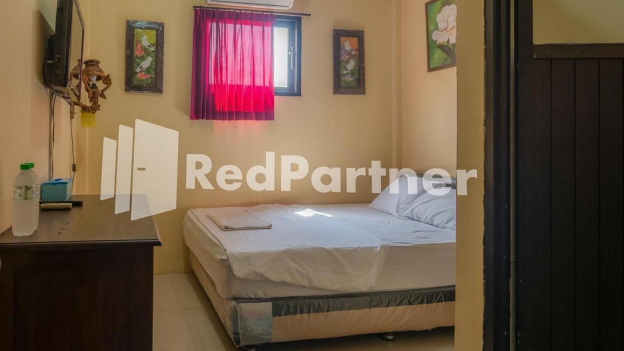 Vandhela Homestay Syariah Mitra Reddoorz Surabaya Exterior photo